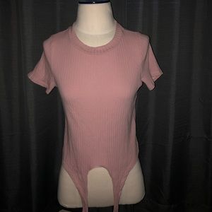 pink pleated tie in the front tee
